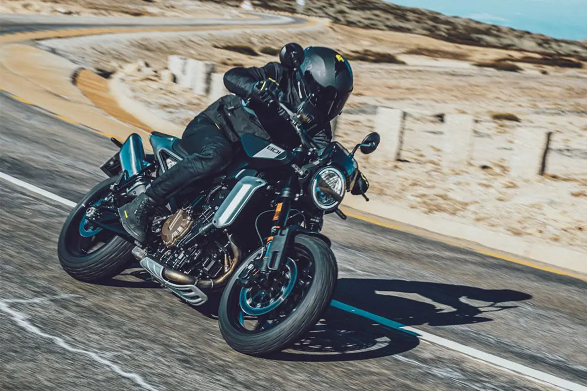 Husqvarna Svartpilen / Vitpilen — Modern Classic Street
