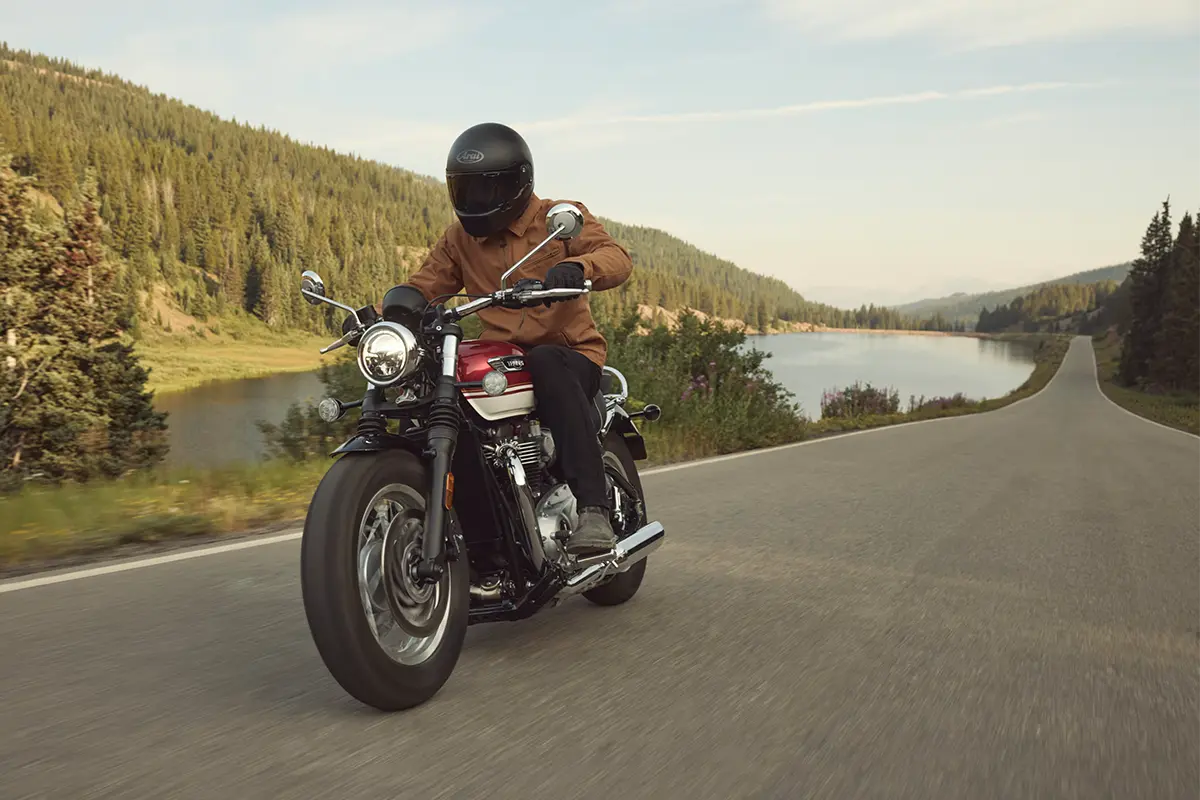 Triumph Modern Classic — Modern Classic / Scrambler